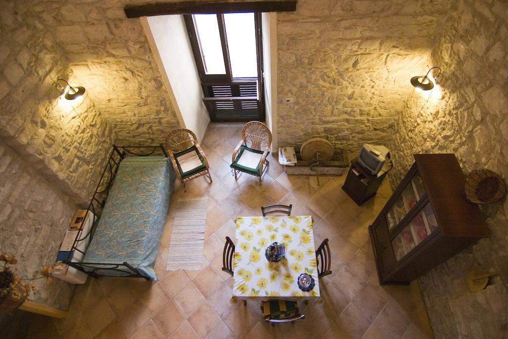 Ferienwohnung Santa Teresa Erice Zimmer foto